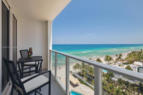 Copropriété à louer à Hollywood, Floride: 1 chambre, 88.26 m2 № 2023107 - photo 7