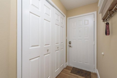 Condo in New Port Richey, Florida, 3 bedrooms  № 1900099 - photo 3