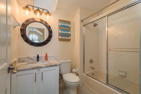 Condo in New Port Richey, Florida, 3 bedrooms  № 1900099 - photo 24