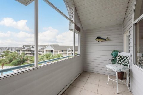 Condo in New Port Richey, Florida, 3 bedrooms  № 1900099 - photo 27