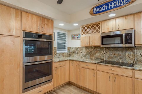 Condo in New Port Richey, Florida, 3 bedrooms  № 1900099 - photo 10