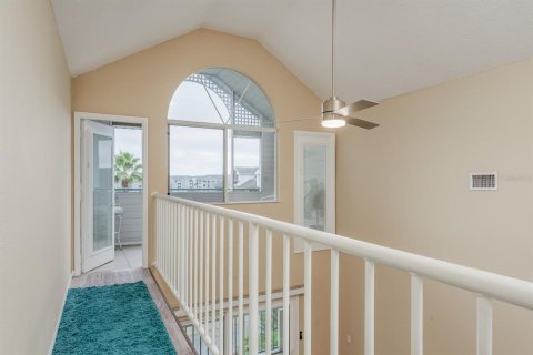 Condo in New Port Richey, Florida, 3 bedrooms  № 1900099 - photo 25
