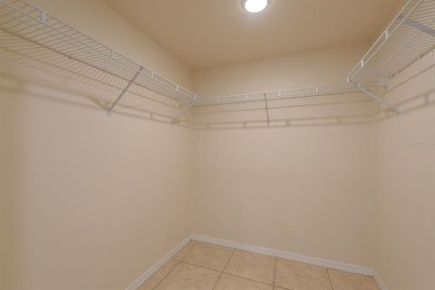 Condo in New Port Richey, Florida, 3 bedrooms  № 1900099 - photo 15