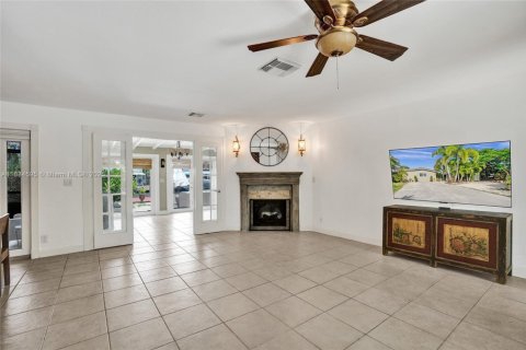House in Wilton Manors, Florida 4 bedrooms, 186.08 sq.m. № 1825827 - photo 29