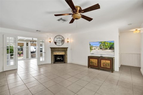 House in Wilton Manors, Florida 4 bedrooms, 186.08 sq.m. № 1825827 - photo 30
