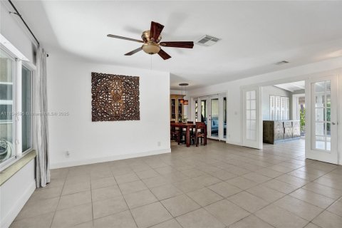 House in Wilton Manors, Florida 4 bedrooms, 186.08 sq.m. № 1825827 - photo 28
