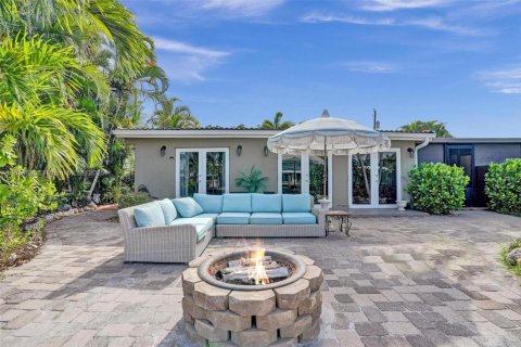 House in Wilton Manors, Florida 4 bedrooms, 186.08 sq.m. № 1825827 - photo 18
