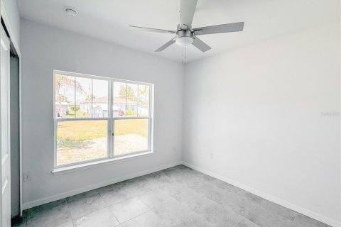 House in Fort Myers, Florida 4 bedrooms, 138.89 sq.m. № 1514781 - photo 11