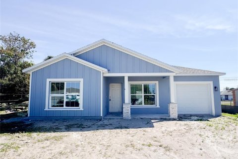 House in Fort Myers, Florida 4 bedrooms, 138.89 sq.m. № 1514781 - photo 1