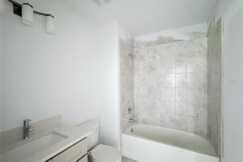 House in Fort Myers, Florida 4 bedrooms, 138.89 sq.m. № 1514781 - photo 14
