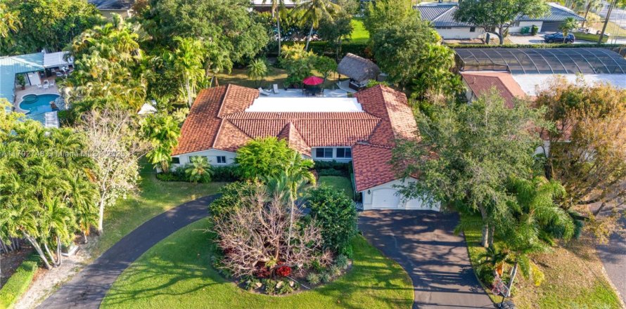 Villa ou maison à Pinecrest, Floride 5 chambres, 294.78 m2 № 1695783