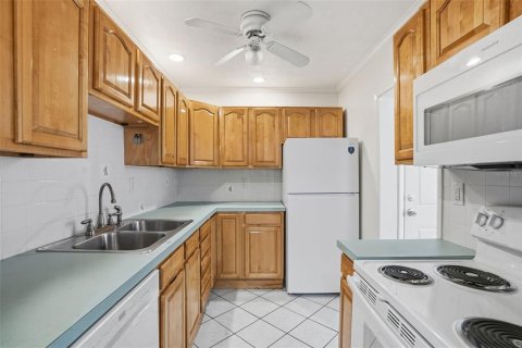Villa ou maison à louer à Clearwater, Floride: 2 chambres, 99.96 m2 № 2115899 - photo 3