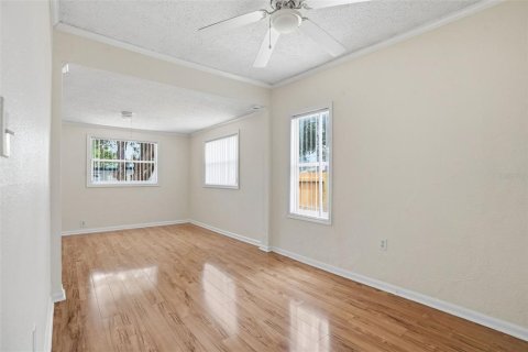 Villa ou maison à louer à Clearwater, Floride: 2 chambres, 99.96 m2 № 2115899 - photo 11