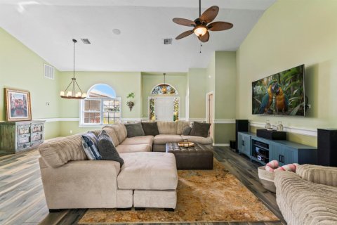 House in St. Lucie, Florida 3 bedrooms, 192.4 sq.m. № 2082835 - photo 11