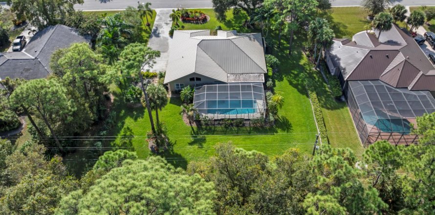 House in St. Lucie, Florida 3 bedrooms, 192.4 sq.m. № 2082835