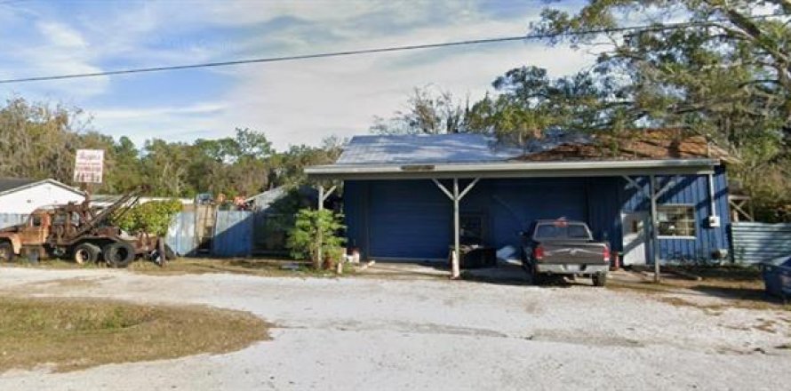 Commercial property in Spring Hill, Florida № 2114033
