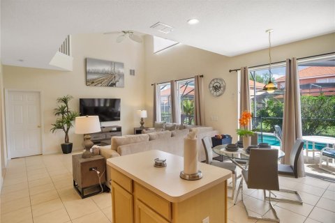Casa en venta en Davenport, Florida, 6 dormitorios, 257.43 m2 № 2231206 - foto 3
