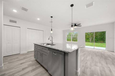 House in Sebring, Florida 3 bedrooms, 117.89 sq.m. № 2197000 - photo 12