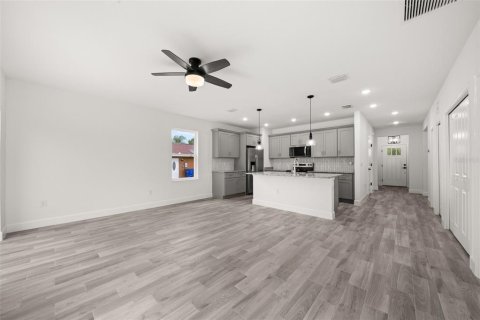 House in Sebring, Florida 3 bedrooms, 117.89 sq.m. № 2197000 - photo 19