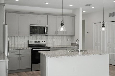 House in Sebring, Florida 3 bedrooms, 117.89 sq.m. № 2197000 - photo 16