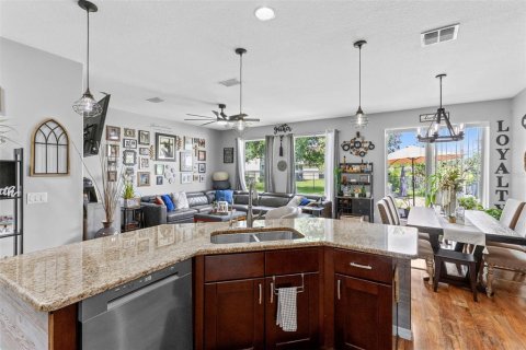 Villa ou maison à vendre à Orlando, Floride: 3 chambres, 162.76 m2 № 2295022 - photo 10