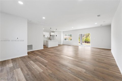 Villa ou maison à vendre à Lehigh Acres, Floride: 4 chambres, 163.32 m2 № 2006857 - photo 26