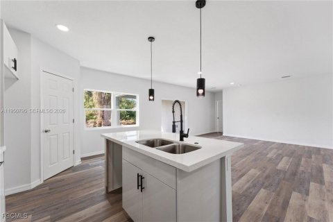 Villa ou maison à vendre à Lehigh Acres, Floride: 4 chambres, 163.32 m2 № 2006857 - photo 21