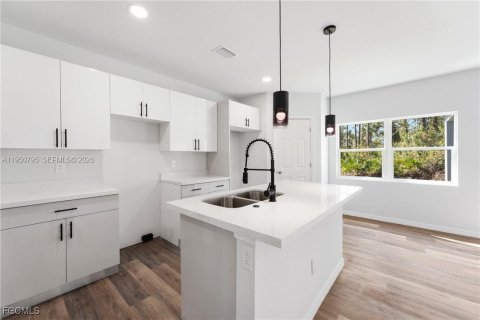 Villa ou maison à vendre à Lehigh Acres, Floride: 4 chambres, 163.32 m2 № 2006857 - photo 22