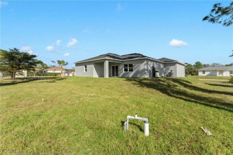 Villa ou maison à vendre à Lehigh Acres, Floride: 4 chambres, 163.32 m2 № 2006857 - photo 16
