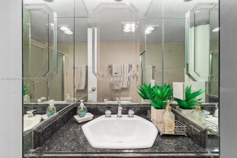 Copropriété à vendre à Miami, Floride: 3 chambres, 175.59 m2 № 1949702 - photo 16