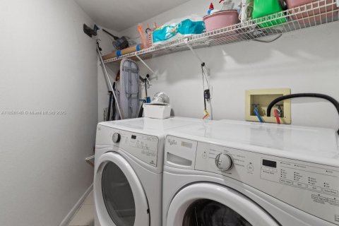 Copropriété à vendre à Miami, Floride: 3 chambres, 175.59 m2 № 1949702 - photo 30