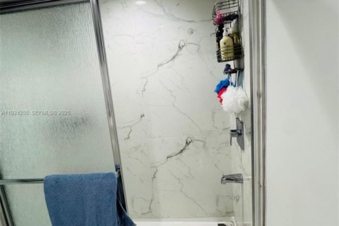 Снять в аренду коммерческую недвижимость в Майами, Флорида 163.69м2, № 1986710 - фото 5