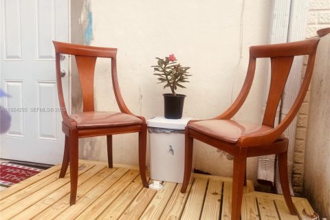 Снять в аренду коммерческую недвижимость в Майами, Флорида 163.69м2, № 1986710 - фото 3