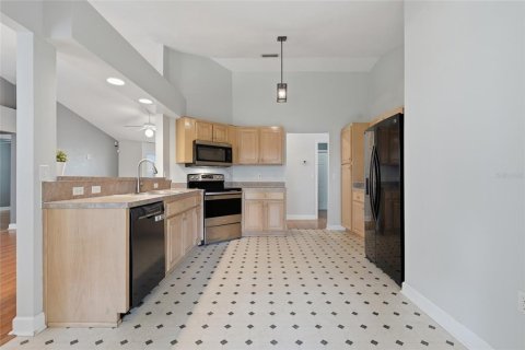 House in Gainesville, Florida 3 bedrooms, 132.85 sq.m. № 2150136 - photo 9