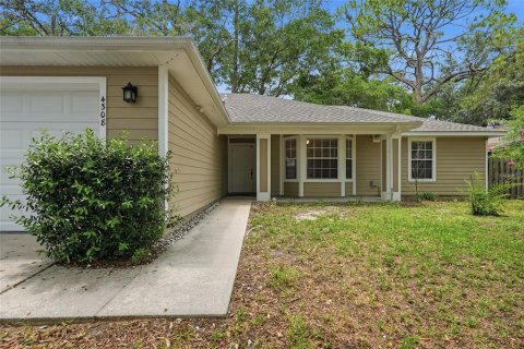 House in Gainesville, Florida 3 bedrooms, 132.85 sq.m. № 2150136 - photo 3