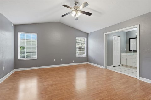 House in Gainesville, Florida 3 bedrooms, 132.85 sq.m. № 2150136 - photo 13