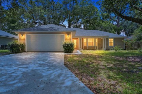 House in Gainesville, Florida 3 bedrooms, 132.85 sq.m. № 2150136