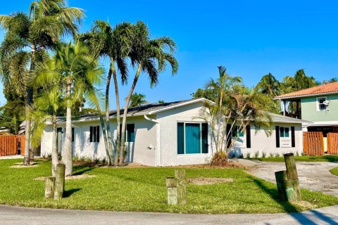 Villa ou maison à vendre à Dania Beach, Floride: 4 chambres, 191.75 m2 № 2146820 - photo 3