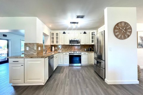 Villa ou maison à vendre à Dania Beach, Floride: 4 chambres, 191.75 m2 № 2146820 - photo 16