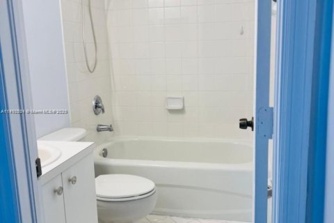 Adosado en venta en Homestead, Florida, 2 dormitorios, 114.64 m2 № 1967040 - foto 10