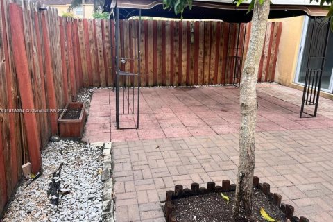 Adosado en venta en Homestead, Florida, 2 dormitorios, 114.64 m2 № 1967040 - foto 12