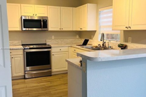 Adosado en venta en Homestead, Florida, 2 dormitorios, 114.64 m2 № 1967040 - foto 4