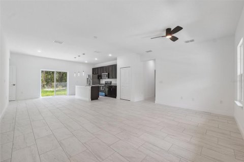 Casa en alquiler en Citrus Springs, Florida, 4 dormitorios, 146.79 m2 № 1872948 - foto 13