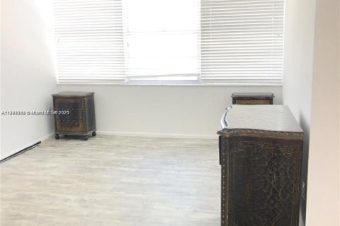 Снять в аренду кондоминиум в Авентура, Флорида 2 спальни, 116.22м2, № 1737924 - фото 10