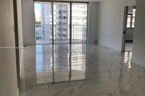 Снять в аренду кондоминиум в Авентура, Флорида 2 спальни, 116.22м2, № 1737924 - фото 16