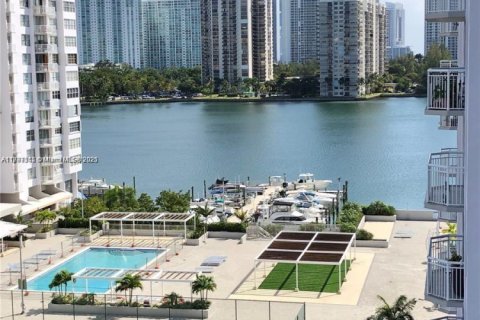 Снять в аренду кондоминиум в Авентура, Флорида 2 спальни, 116.22м2, № 1737924 - фото 4