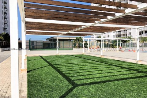 Снять в аренду кондоминиум в Авентура, Флорида 2 спальни, 116.22м2, № 1737924 - фото 2