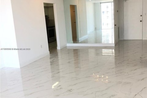 Снять в аренду кондоминиум в Авентура, Флорида 2 спальни, 116.22м2, № 1737924 - фото 15