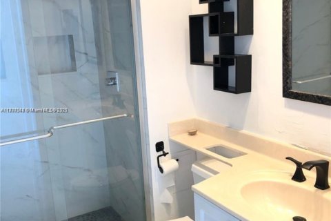 Снять в аренду кондоминиум в Авентура, Флорида 2 спальни, 116.22м2, № 1737924 - фото 17