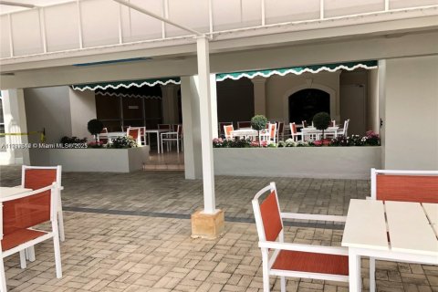 Снять в аренду кондоминиум в Авентура, Флорида 2 спальни, 116.22м2, № 1737924 - фото 18